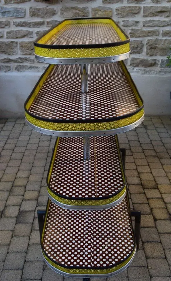 Illustration numéro 3 du produit Desserte Ou Gondole De Magasin