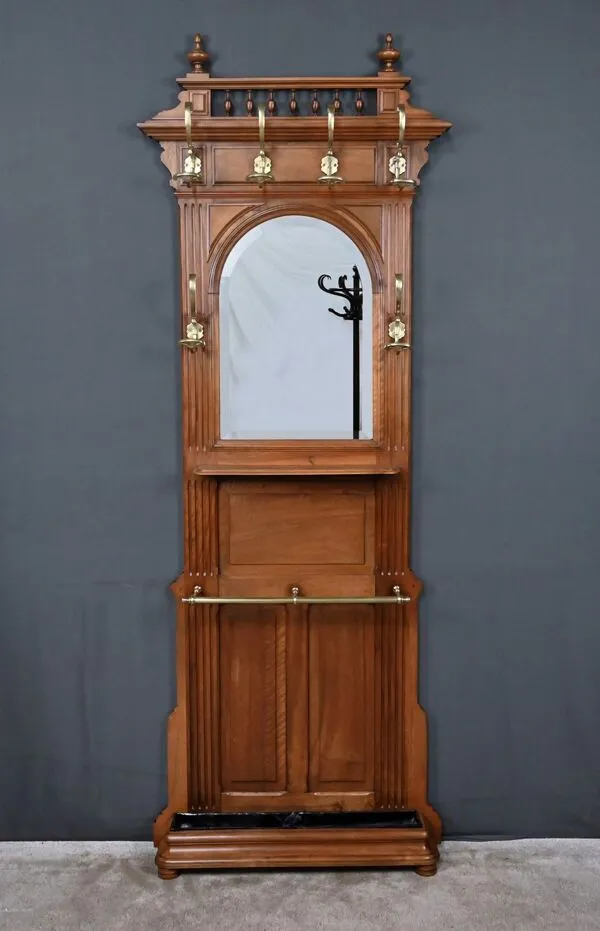 Illustration numéro 3 du produit Vestiaire porte-manteaux en chêne – 1900