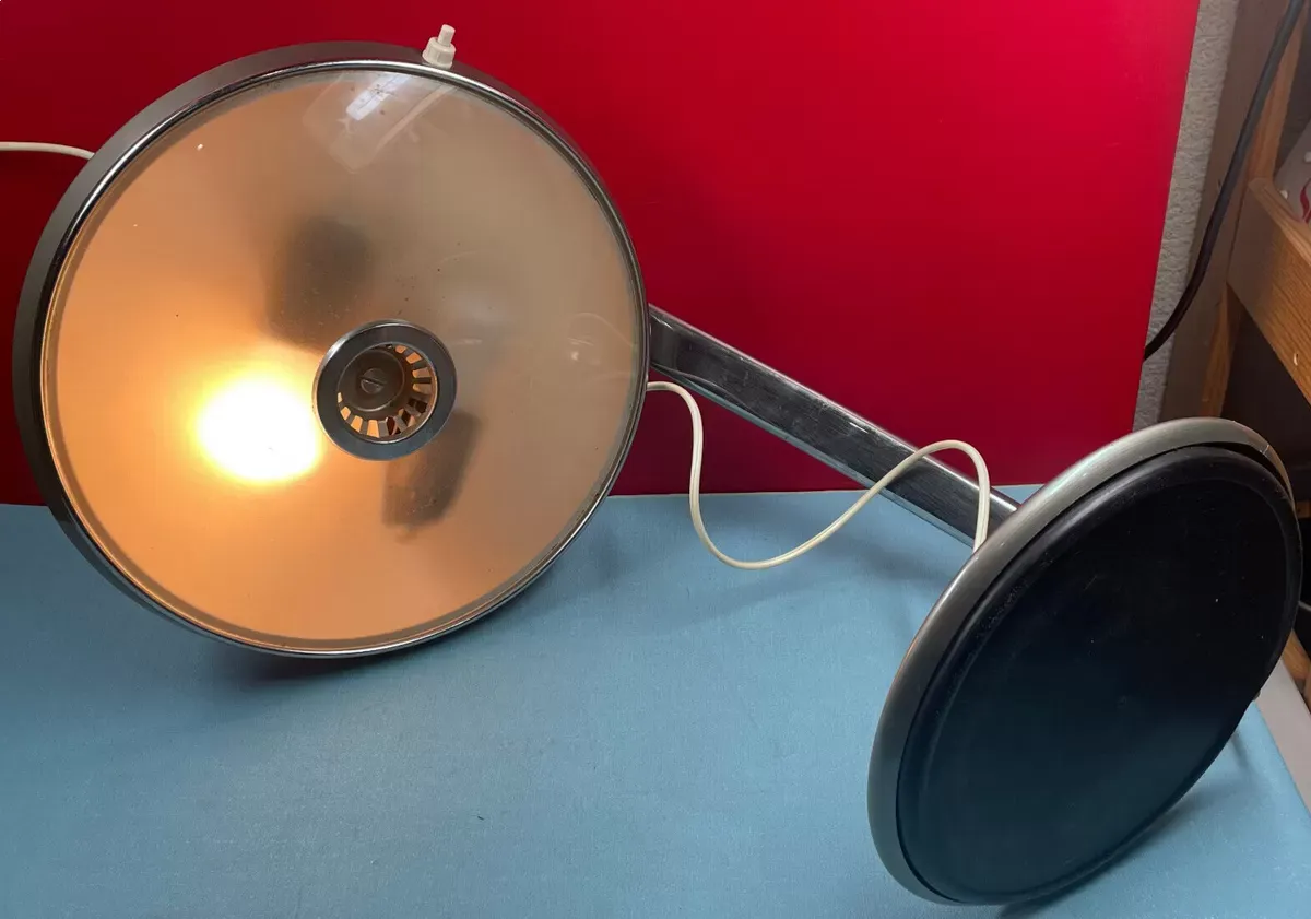 Illustration numéro 3 du produit Lampe industielle de bureau, 60/70s