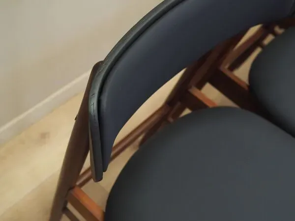 Illustration numéro 3 du produit 4 chaises danoises en teck, années 1960