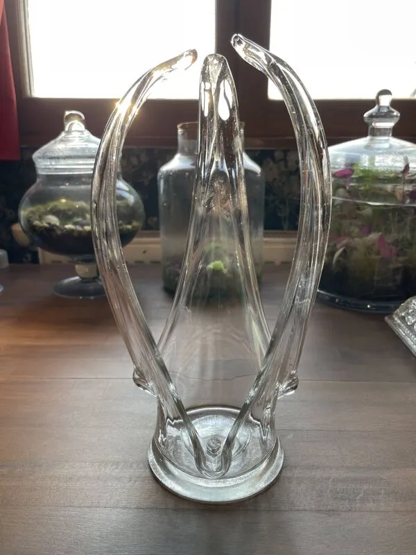 Illustration numéro 3 du produit Cendrier en verre à forme libre et organique de style Daum