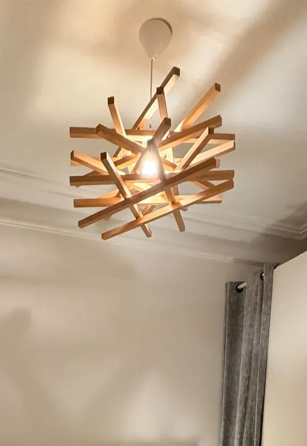 Illustration numéro 3 du produit Suspension en bois nid scandinave