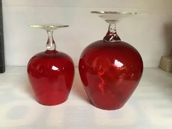 Illustration numéro 3 du produit Paire de vases verres rouges Empoli Italy