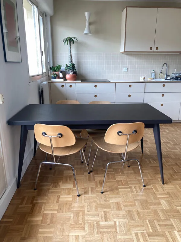 Illustration numéro 3 du produit Table diner Tolix 55 160 chocolat