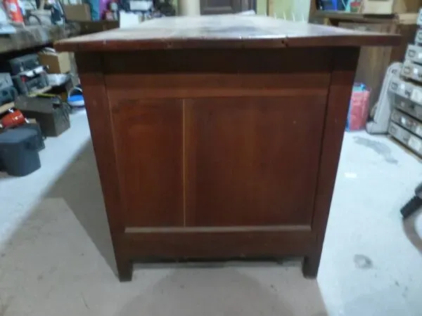 Illustration numéro 3 du produit ancien meuble de métier portes et tiroirs 2 faces