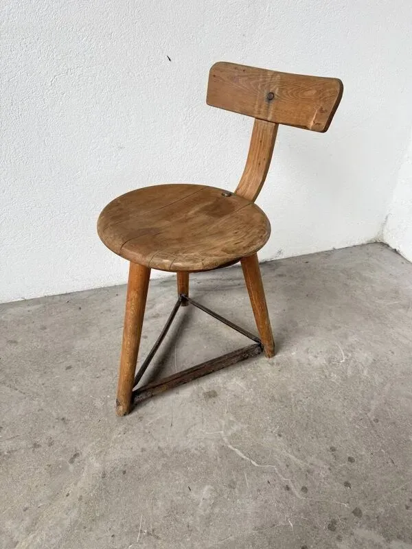 Illustration numéro 3 du produit Chaise d’atelier tripode 1950