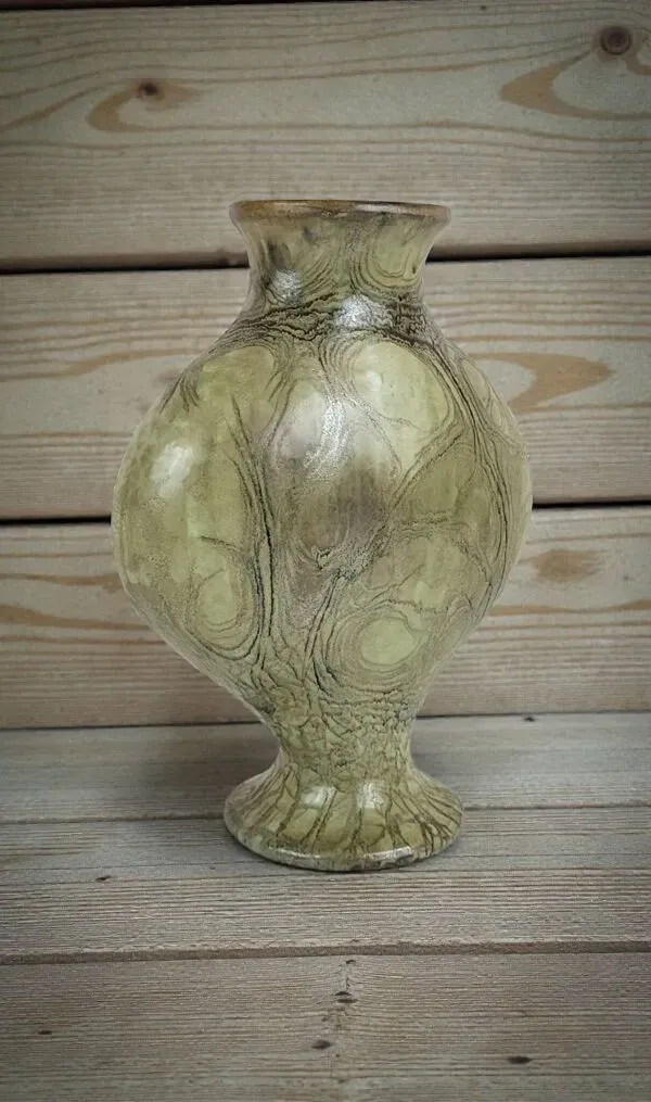 Illustration numéro 3 du produit Vase en grès signé Anne Marie Sybesma De Bay, alias MIEP La Borne