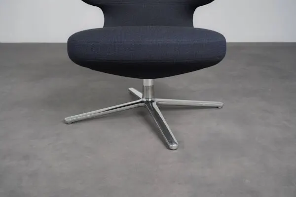 Illustration numéro 3 du produit Paire de fauteuils Petit Repos par Antonio Citterio pour Vitra, Suisse, années 2010.