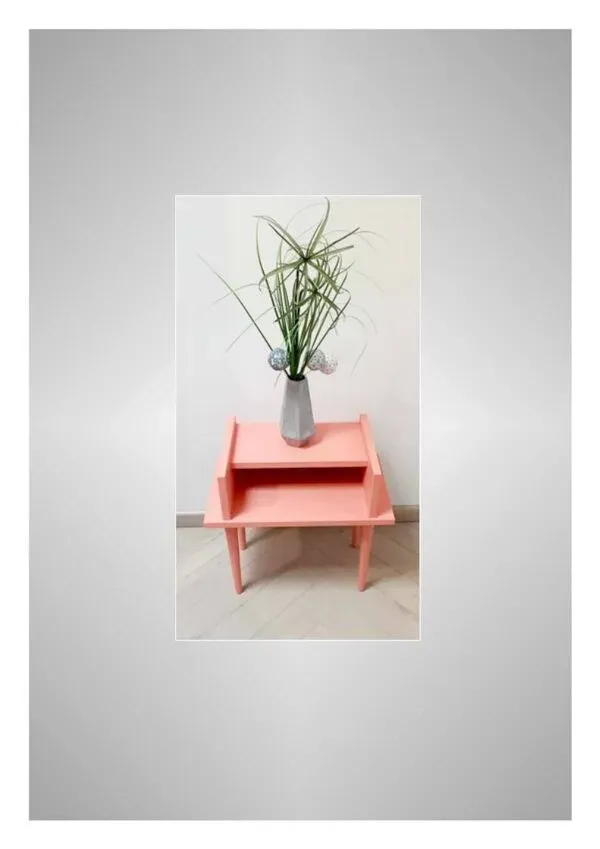 Illustration numéro 3 du produit Chevet ancien aux pieds compas