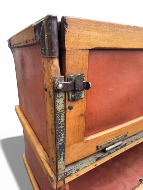 Illustration numéro 3 du produit Caisse buffet bar / étagère – Mobilier industriel « Suroy »