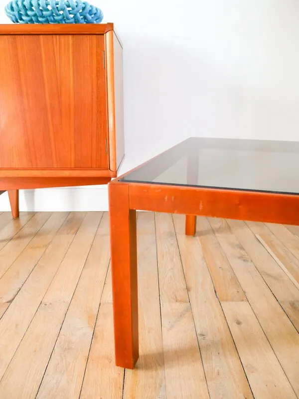 Illustration numéro 3 du produit Table basse en bois et verre fumé, Design, 1970