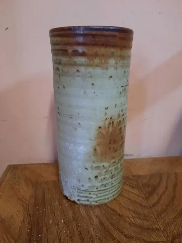 Illustration numéro 3 du produit Vase en grès