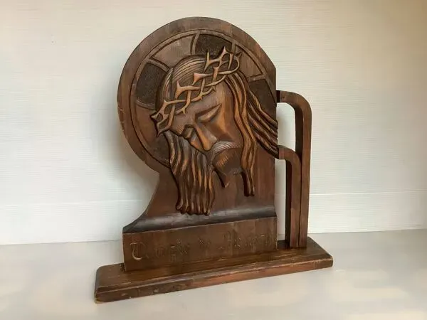 Illustration numéro 3 du produit Christ bois sculpté 1945