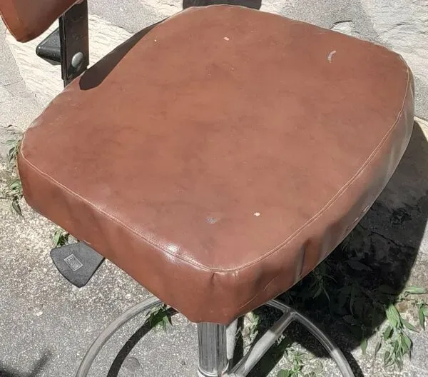 Illustration numéro 3 du produit Chaise architecte ou atelier Bao