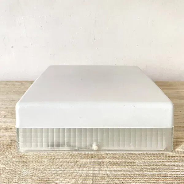 Illustration numéro 3 du produit Plafonnier carré holophane , indus années 60