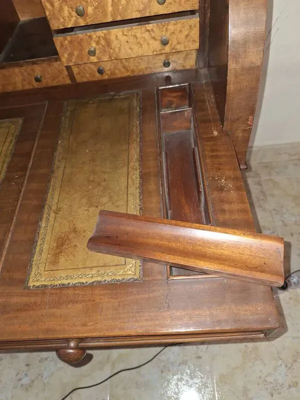 Illustration numéro 3 du produit Bureau, scriban anglais avec bibliothèque vitrée