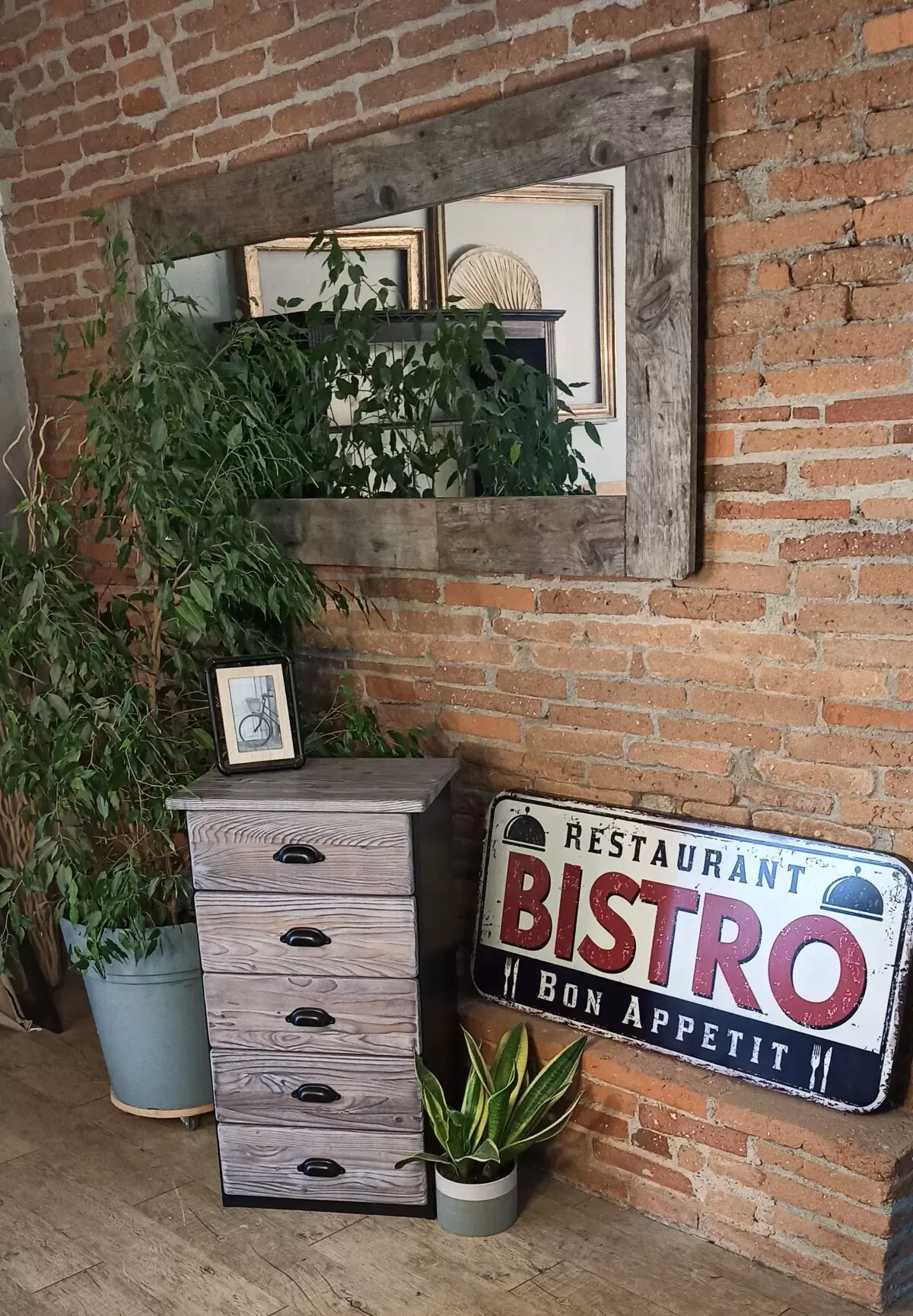 Illustration numéro 3 du produit Chiffonnier grisé 5 tiroirs