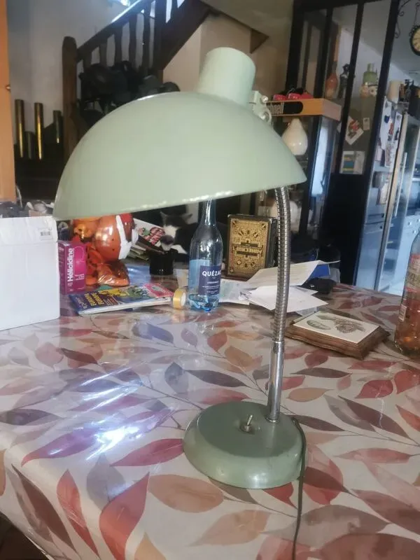 Illustration numéro 3 du produit Lampe à poser