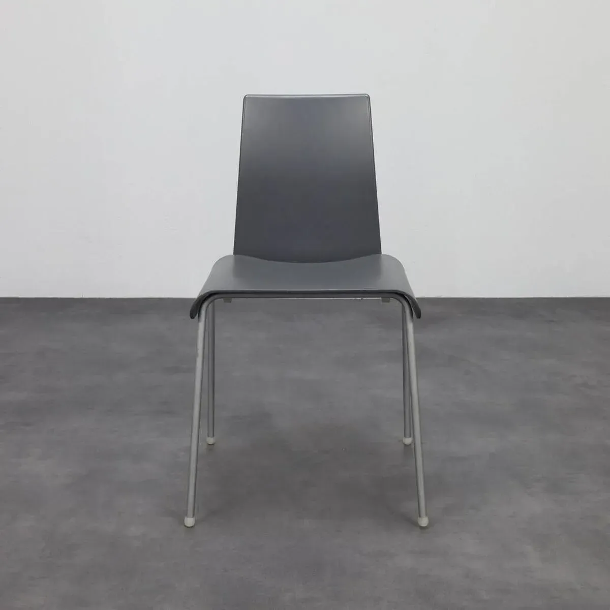 Illustration numéro 3 du produit Lot de 4 chaises de salle à manger « Tama » B&B Italia, années 1990 (prix fixe)