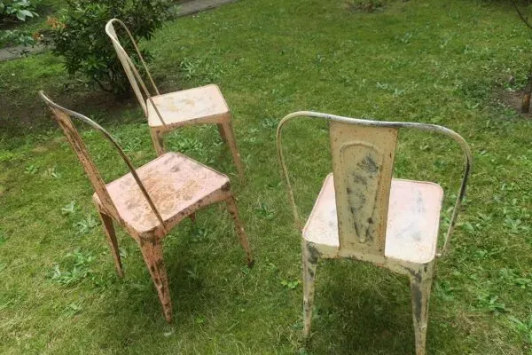 Illustration numéro 3 du produit Ensemble de 3 chaises de jardin empilables de bistrot inspirées de Tolix du début du XXe siècle