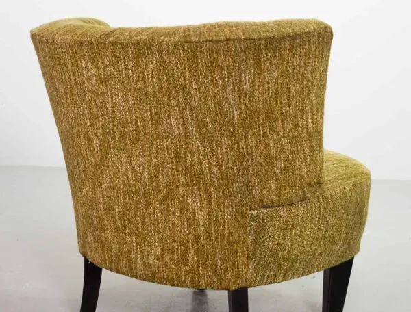 Illustration numéro 3 du produit Fauteuil club design hollandais, revêtement en laine chaude et pieds en chêne massif, années 50