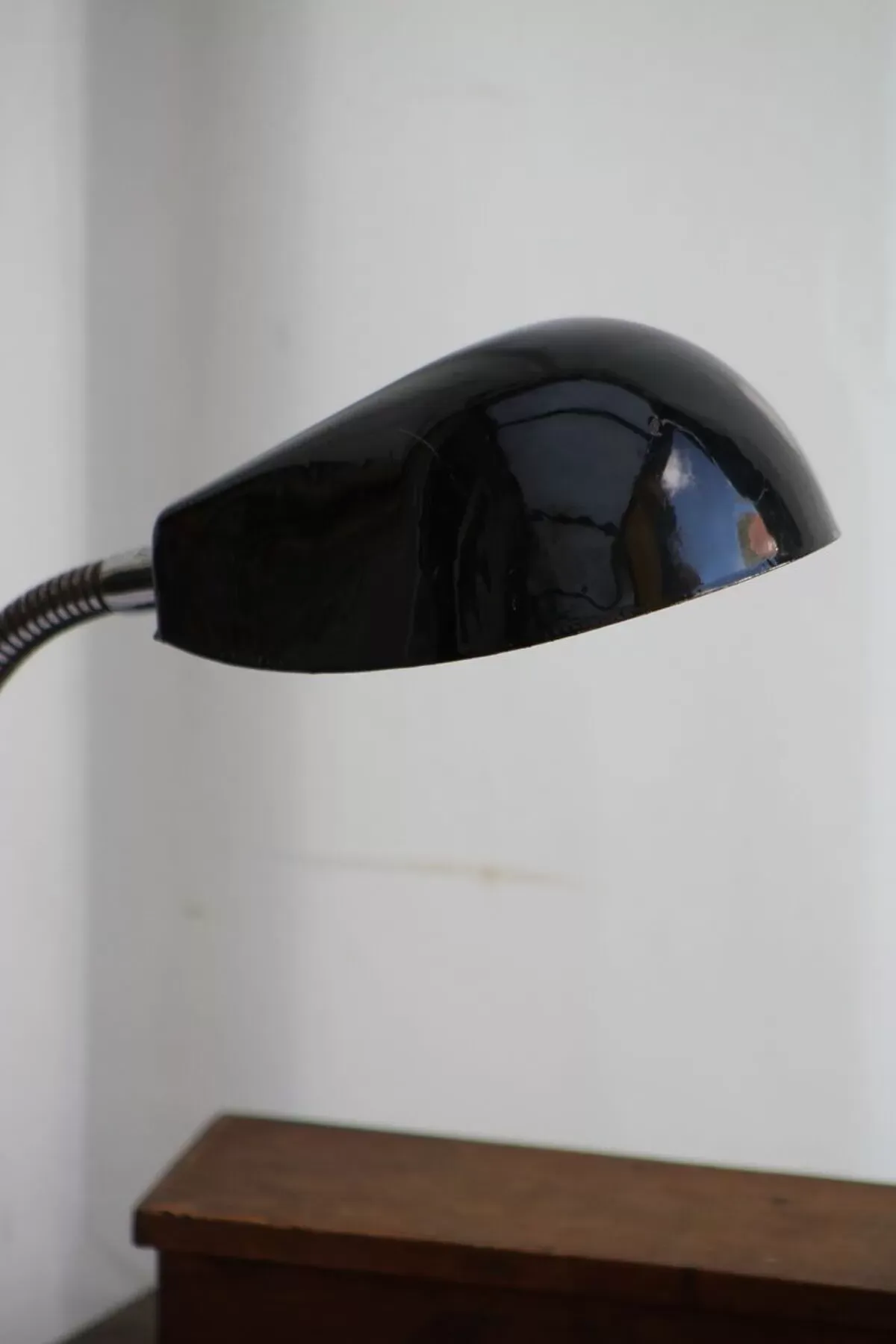 Illustration numéro 3 du produit Lampe en métal