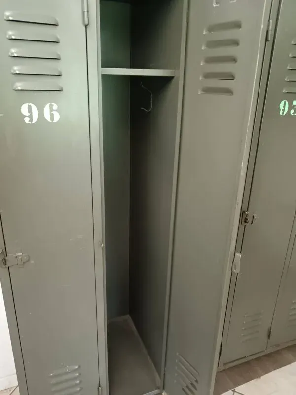 Illustration numéro 3 du produit Vestiaire industriel métal gris 6 portes