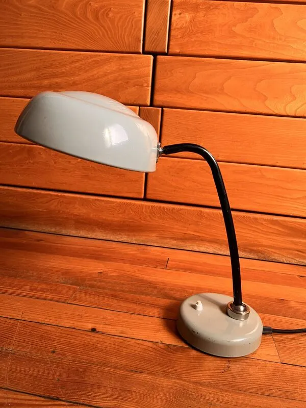 Illustration numéro 3 du produit Lampe de bureau industrielle, année 50