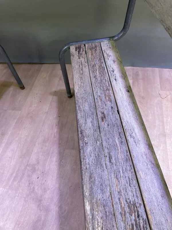 Illustration numéro 3 du produit Paire de bancs de ferme