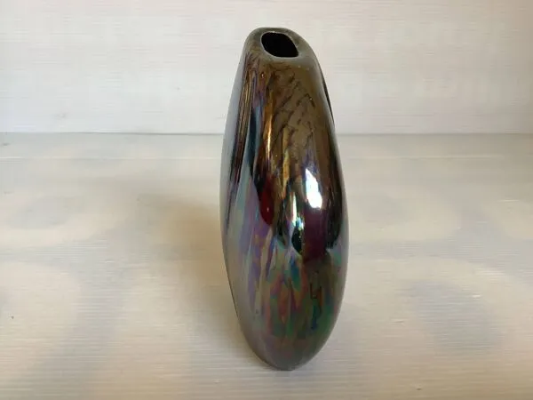 Illustration numéro 3 du produit Petit vase irisé