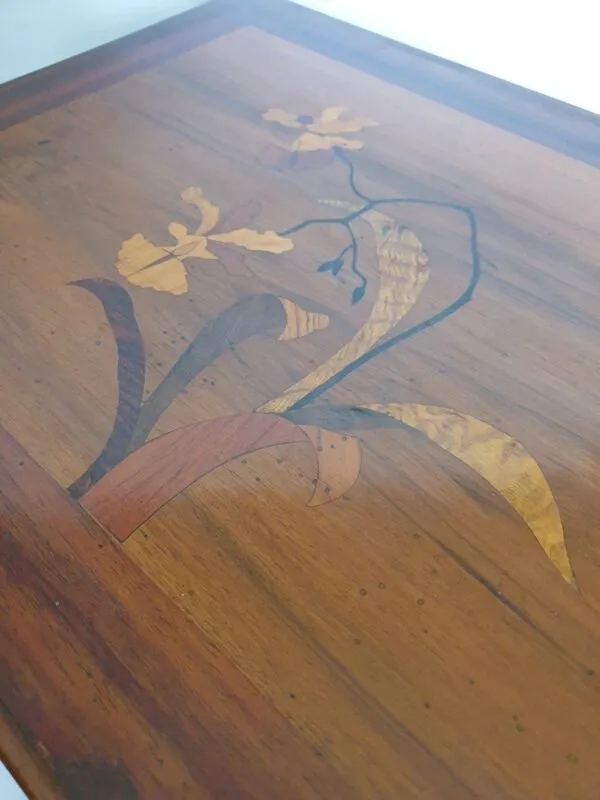 Illustration numéro 3 du produit Table à thé Art Nouveau école de Nancy, début XXe