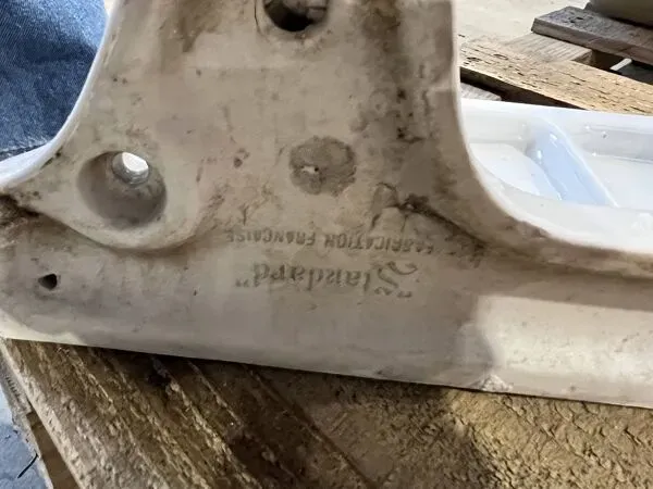 Illustration numéro 3 du produit Étagère / Porte-savons de salle de bain ancienne ''Standard'' - 4 compartimen