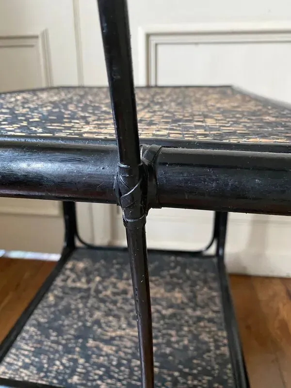 Illustration numéro 3 du produit Desserte noire en bois et rotin années 70