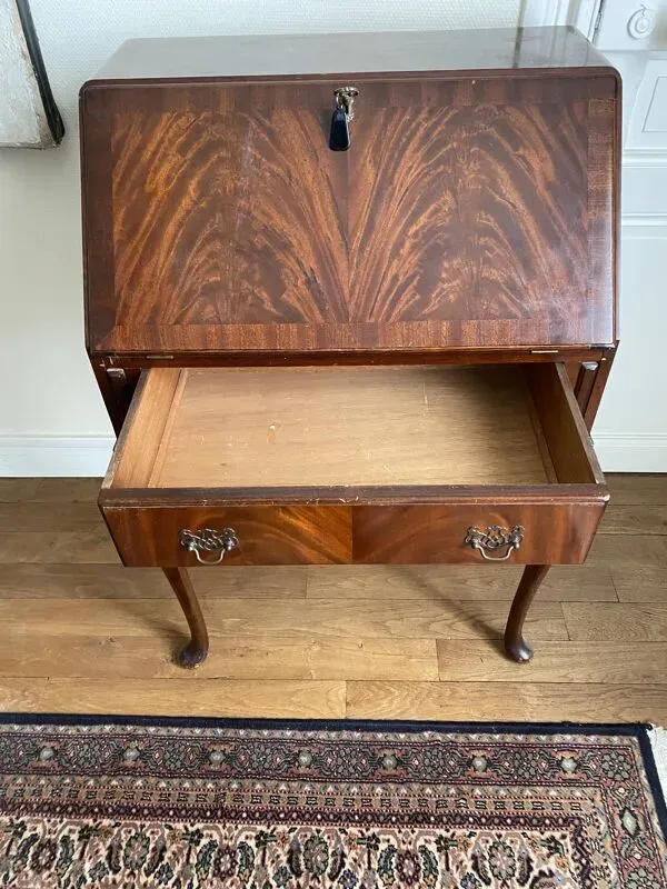 Illustration numéro 3 du produit Bureau de pente XXeme en acajou