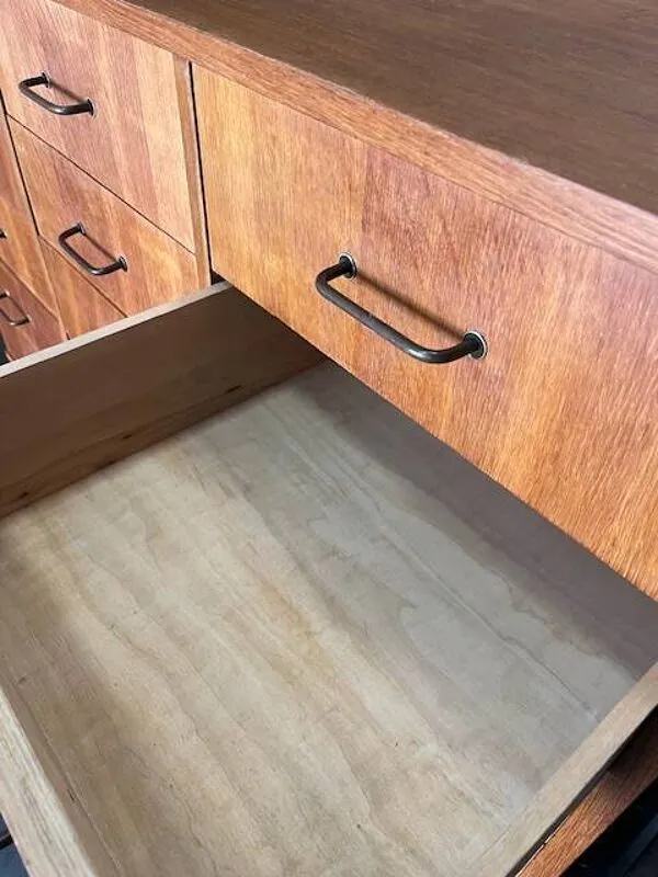 Illustration numéro 3 du produit Meuble de metier