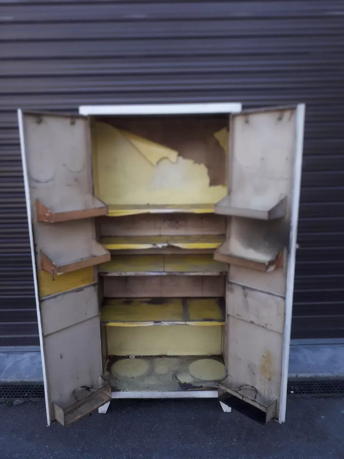 Illustration numéro 3 du produit Armoire métallique d'atelier