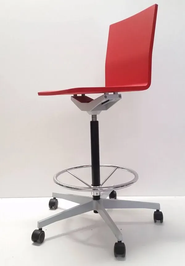 Illustration numéro 3 du produit Chaise haute ou de bar rouge Maarten Van Severen .04