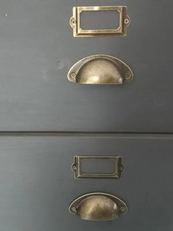 Illustration numéro 3 du produit Meuble de métier 8 tiroirs