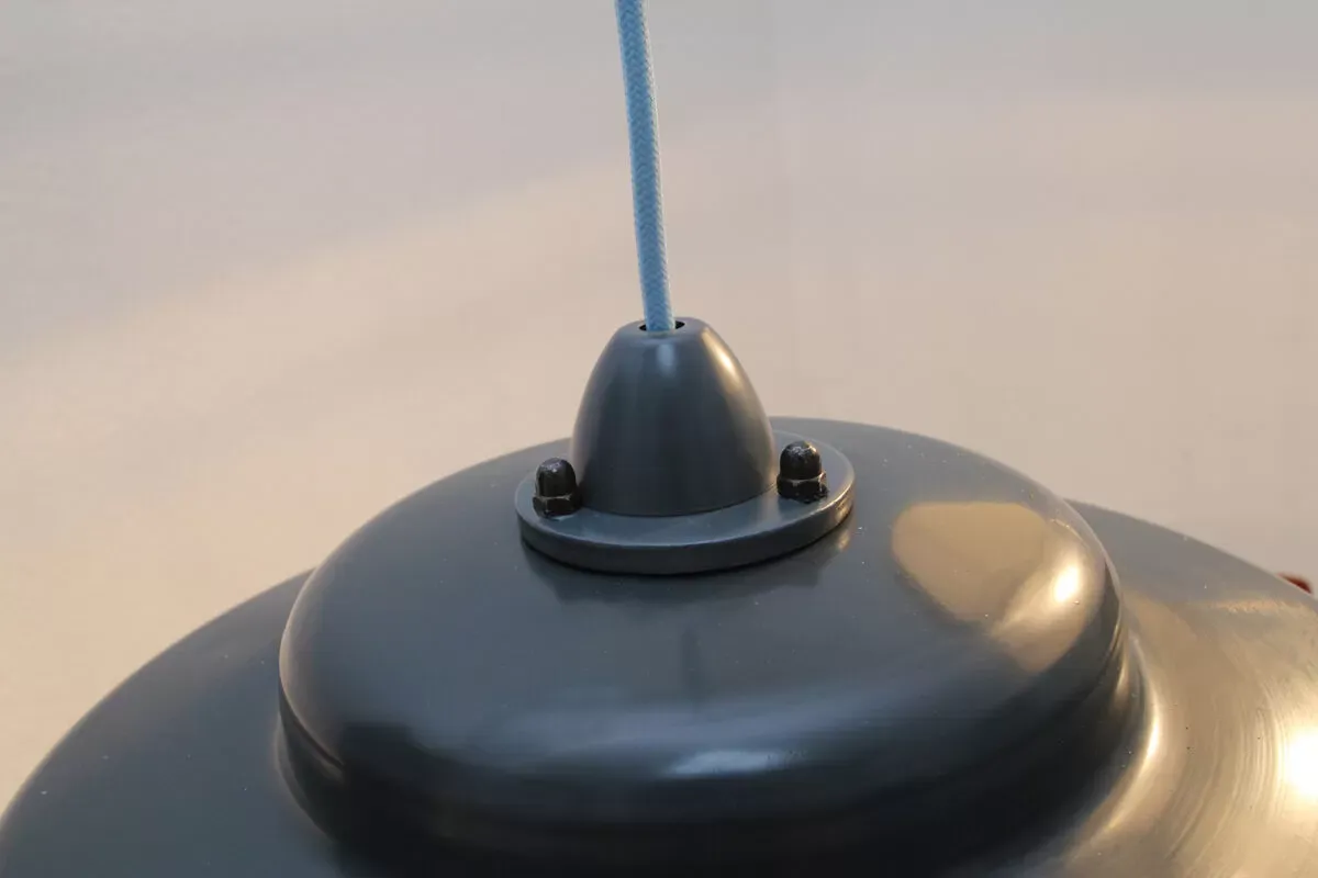 Illustration numéro 3 du produit Suspension industrielle années 1970