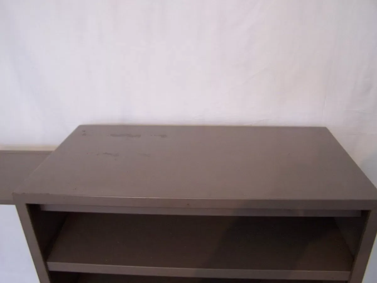 Illustration numéro 3 du produit Bureau atelier usine années 50