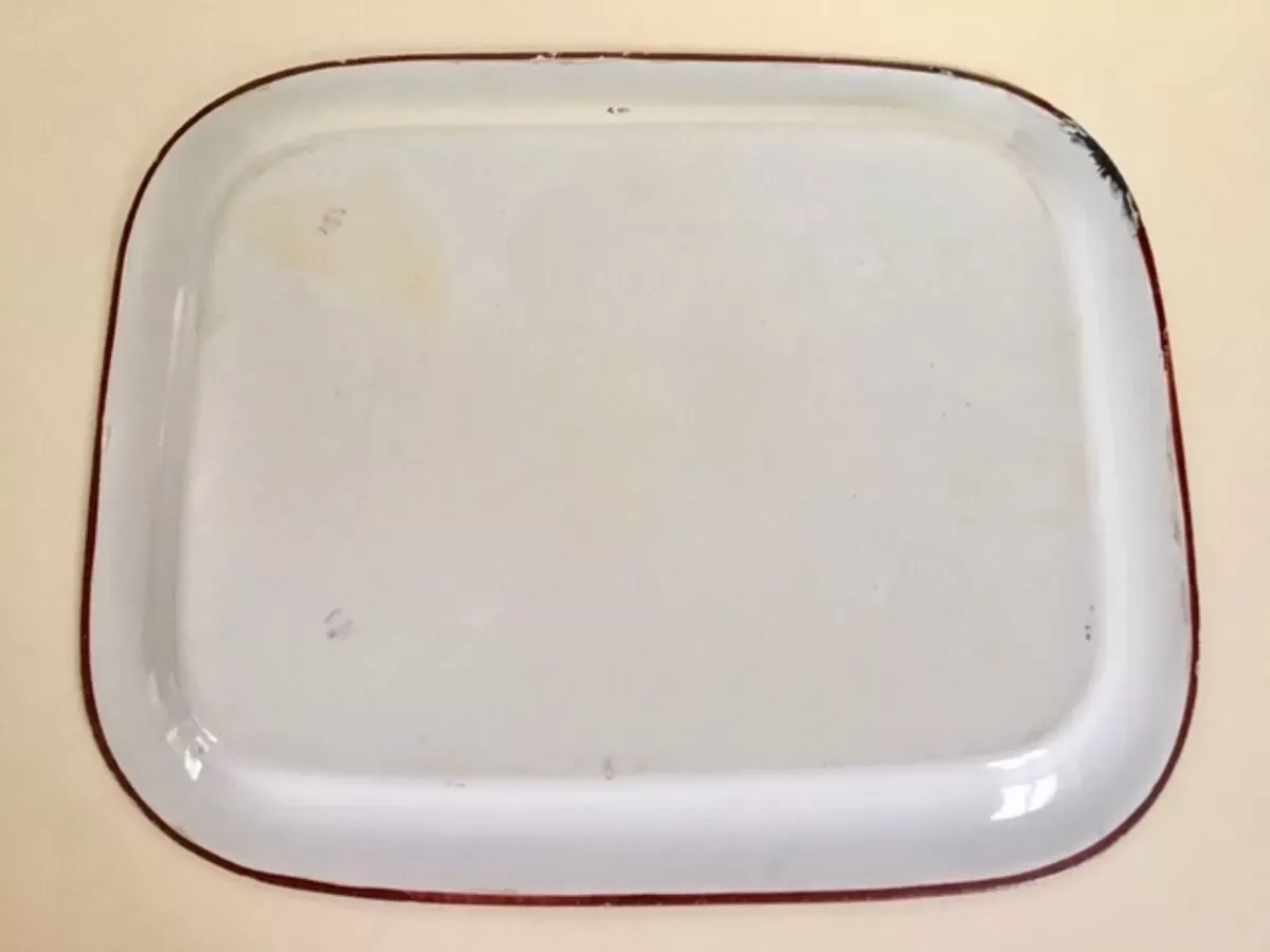 Illustration numéro 3 du produit Plateau en tôle émaillée vintage