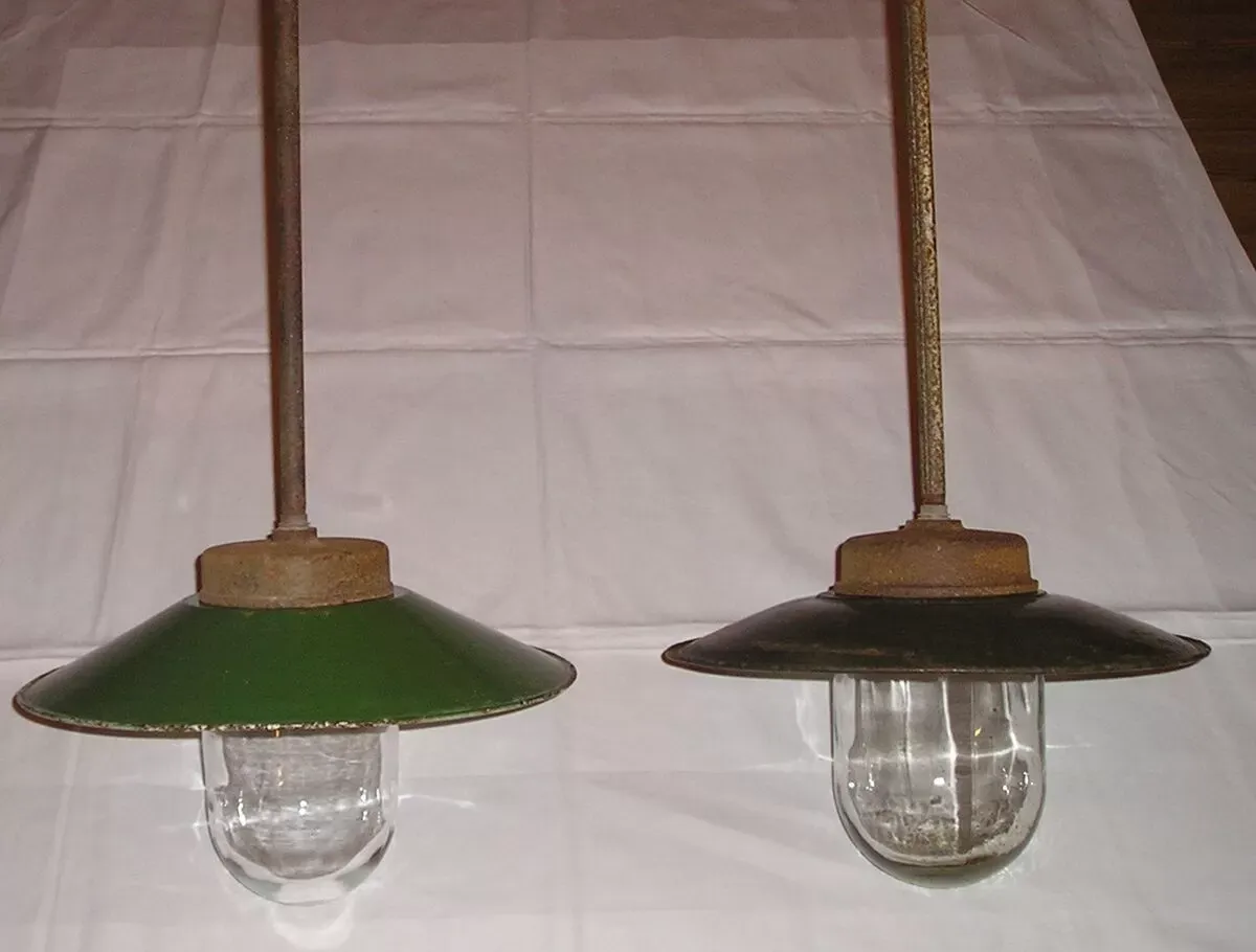 Illustration numéro 3 du produit Set de 2 suspensions métal indus tole émaillée