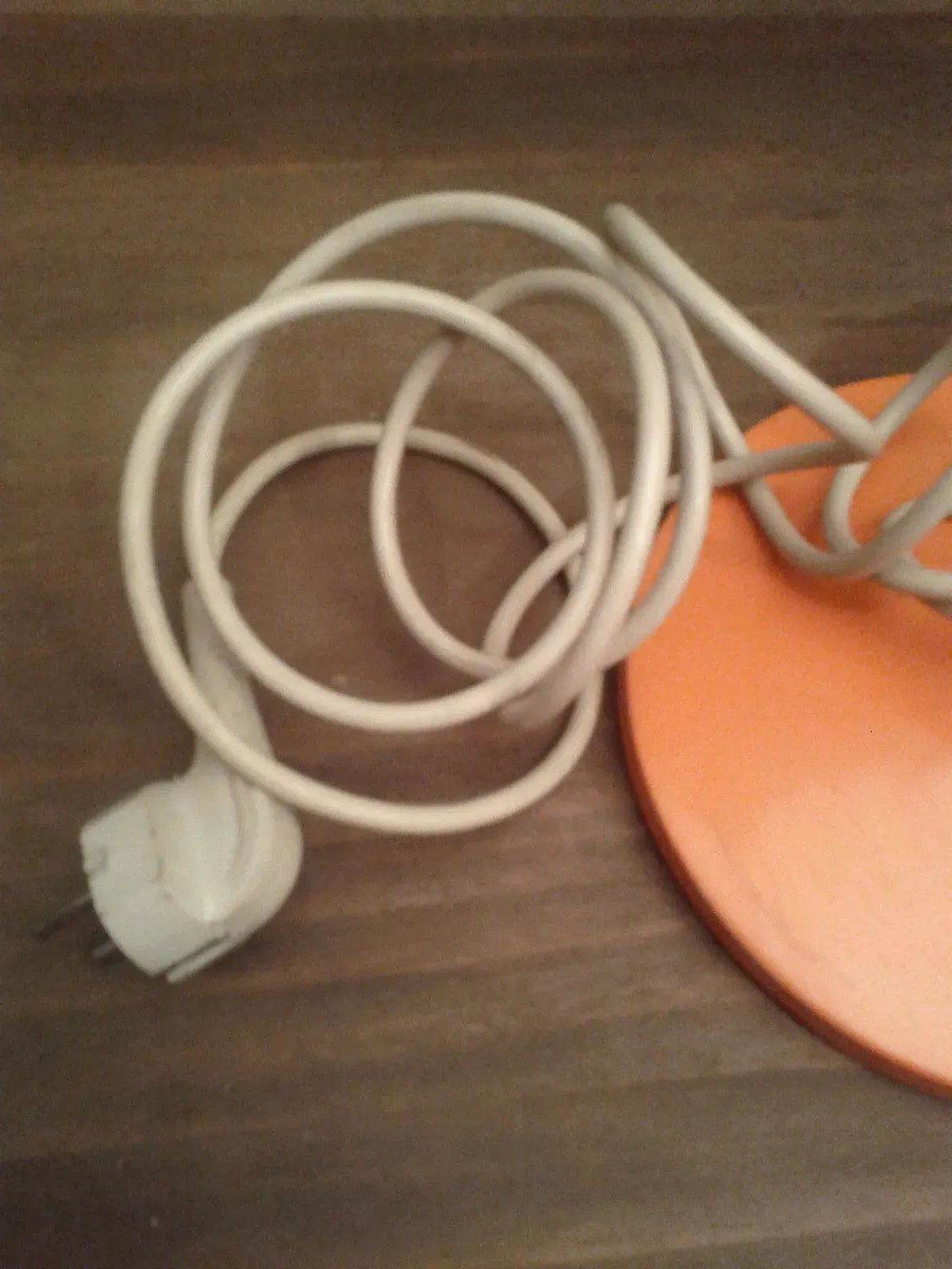 Illustration numéro 3 du produit Lampe fase orange