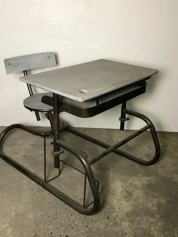 Illustration numéro 3 du produit Bureau d'écolier '' Vintage Américain '' 60'S