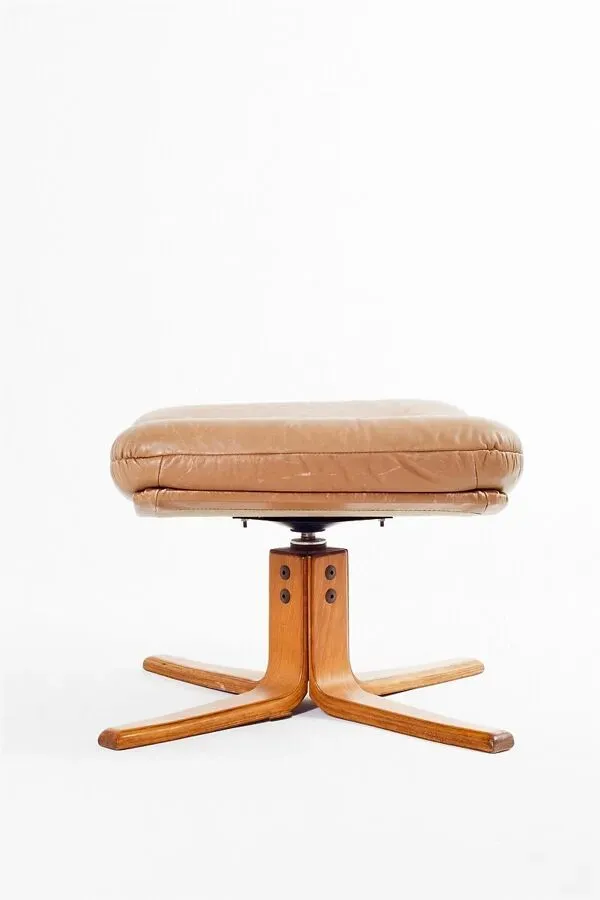 Illustration numéro 3 du produit Fauteuil & ottoman en cuir, années 1970