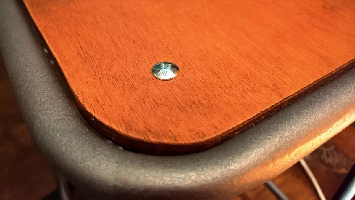 Illustration numéro 3 du produit Tabouret d'atelier vintage