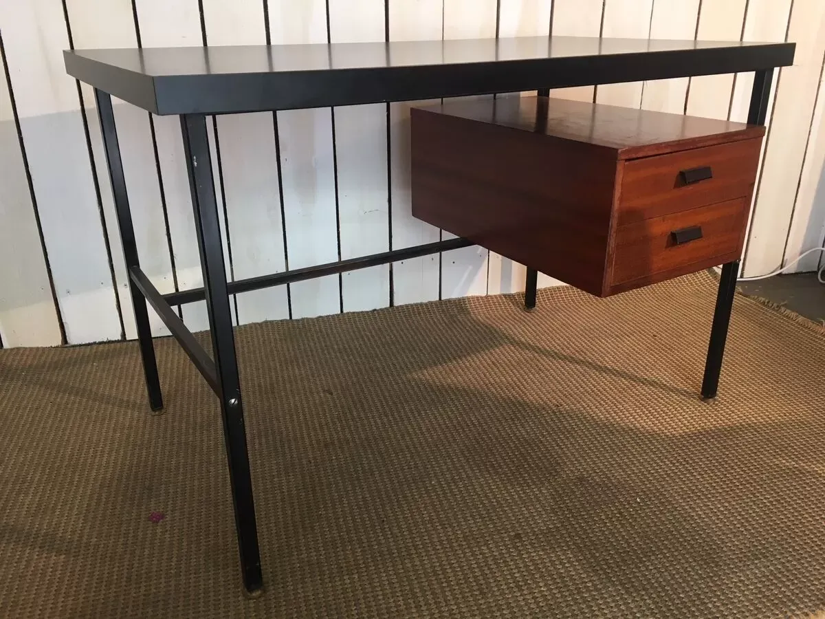 Illustration numéro 3 du produit Bureau des années 50