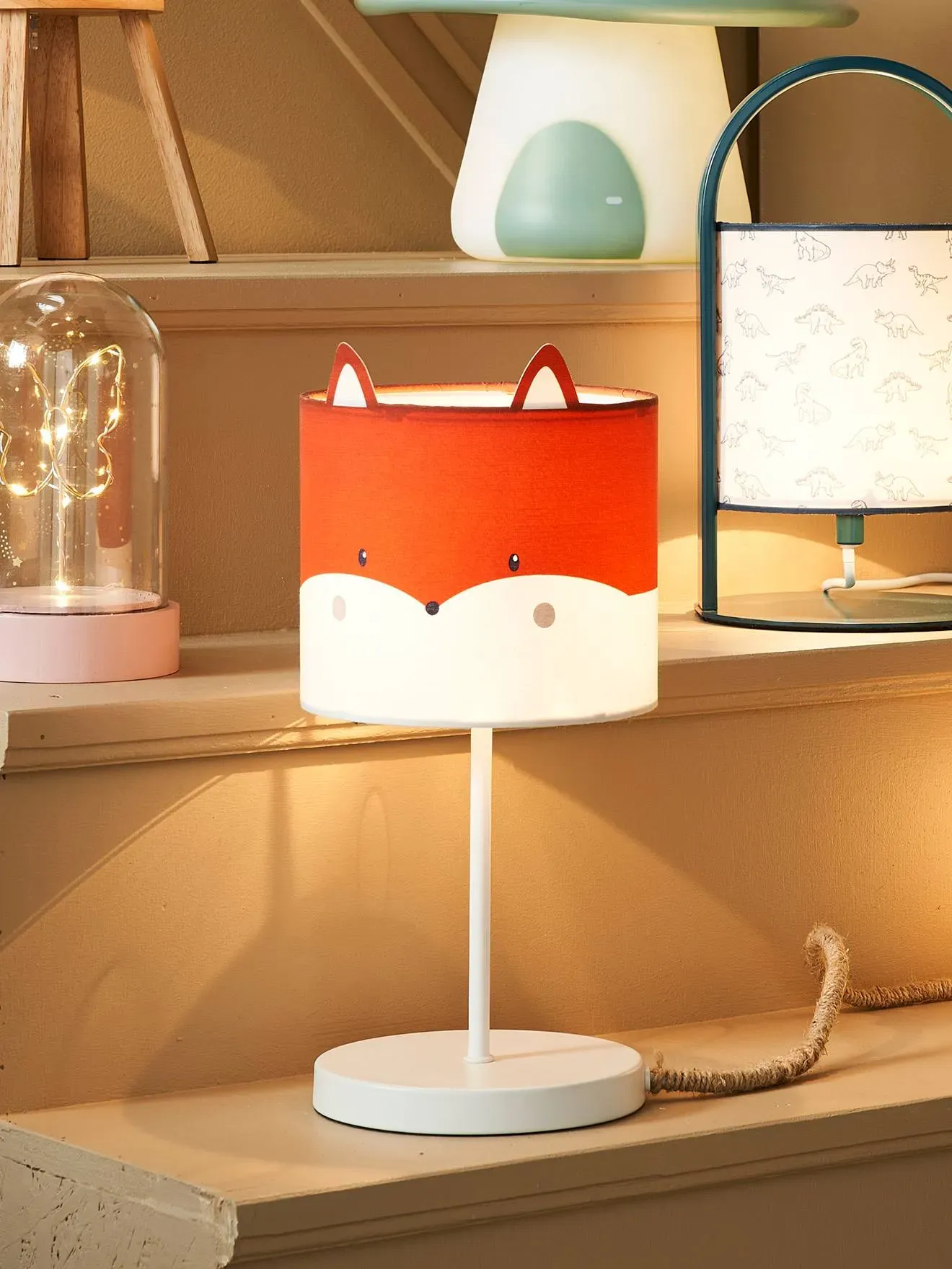 Illustration numéro 3 du produit Lampe de chevet Renard blanc