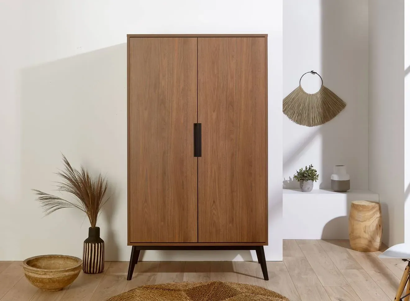 Illustration numéro 3 du produit Armoire 2 Portes Vintage Octave Noyer