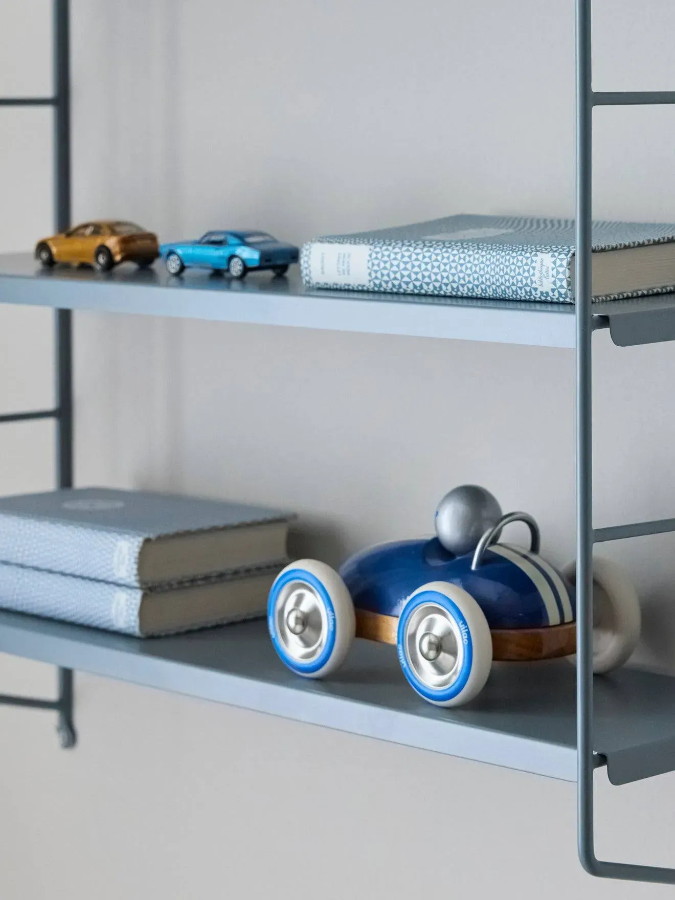 Illustration numéro 3 du produit Étagère Murale En Métal Peint Bleu Grise